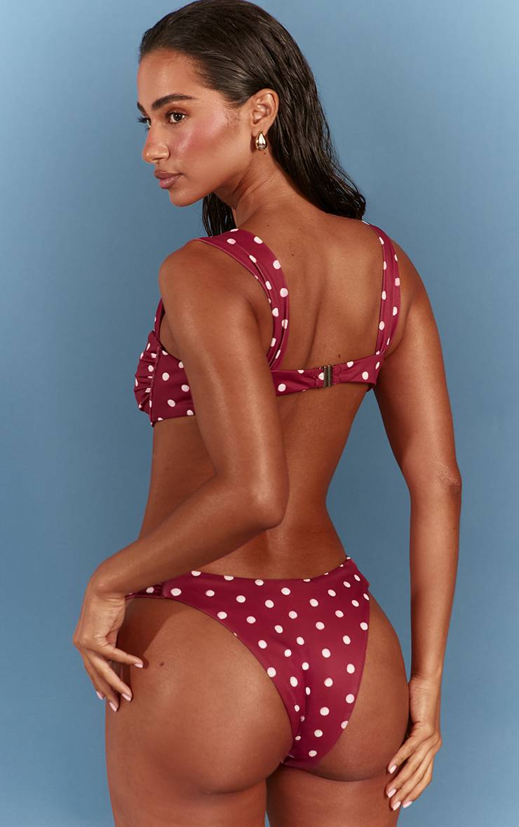 Rouge Haut De Bikini À Armatures À Pois Profonds