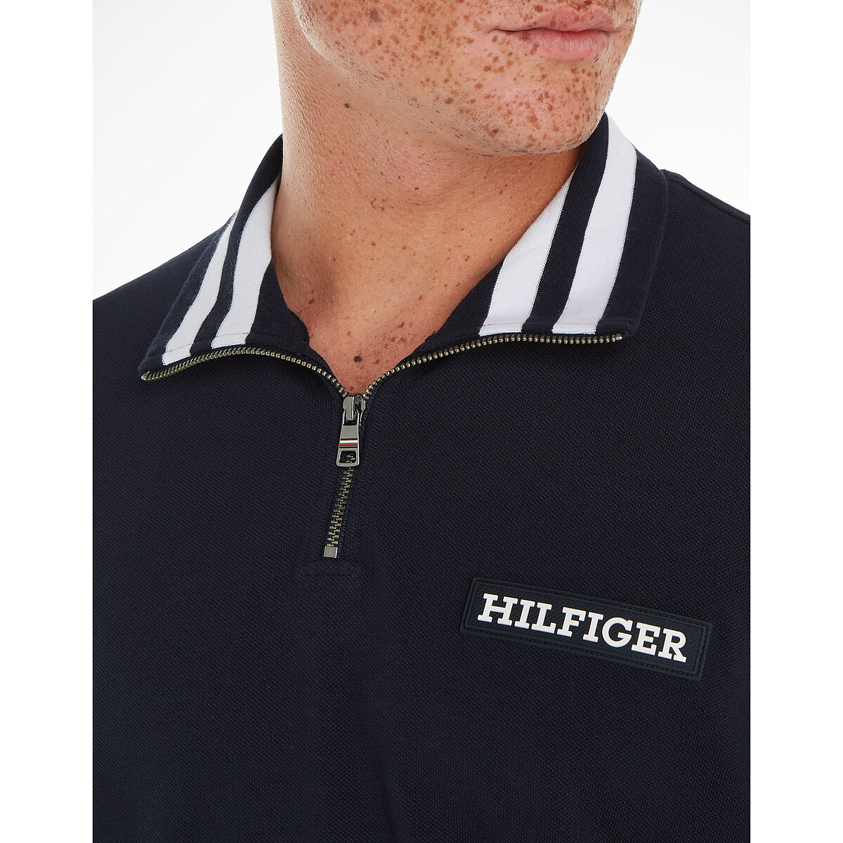 TOMMY HILFIGER<br>Camiseta grossa, mangas compridas, gola com zíper