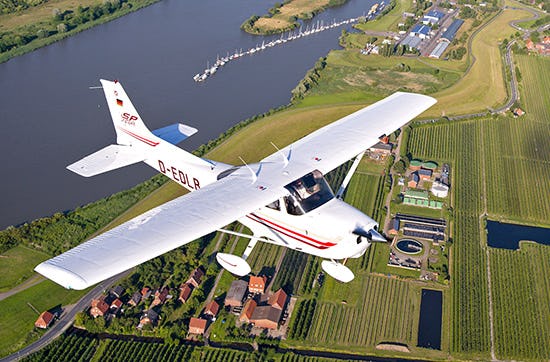 Familien-Rundflug für 3 über Hamburg