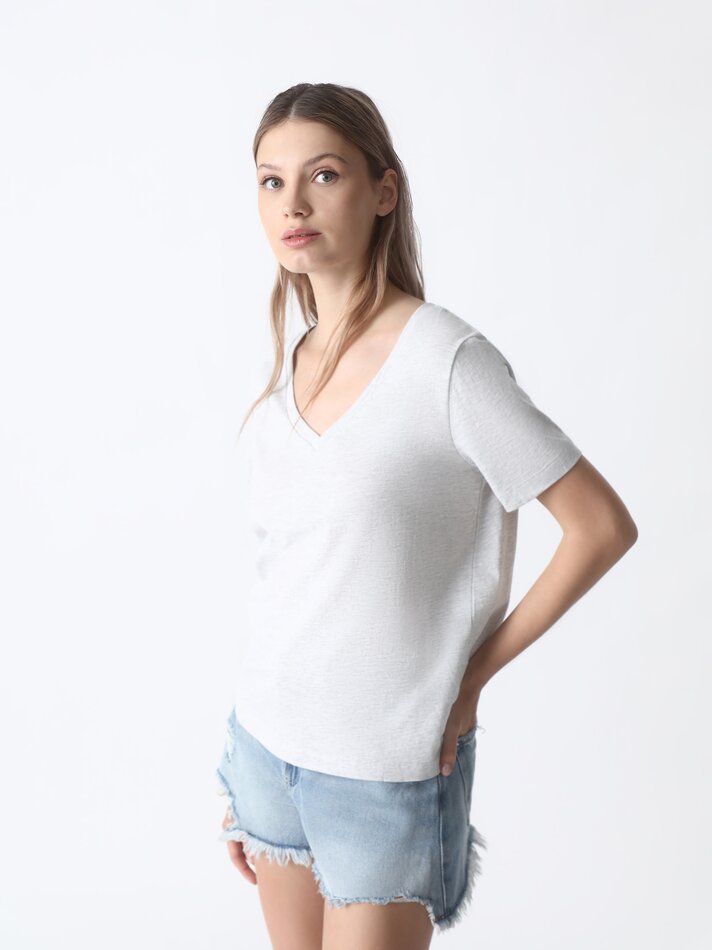 Pacote com 2 camisetas básicas com decote em V - Verde