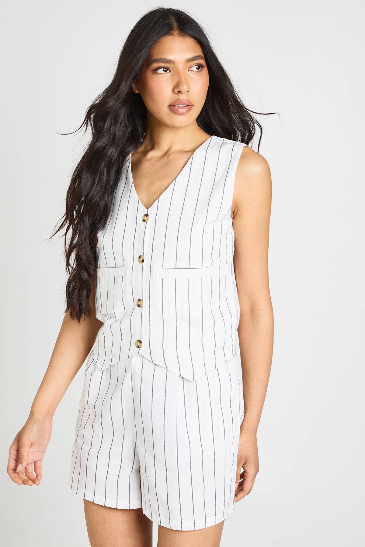 boohoo Gilet Sans Manches Rayé Effet Lin Tall & Short Coupe Décontractée