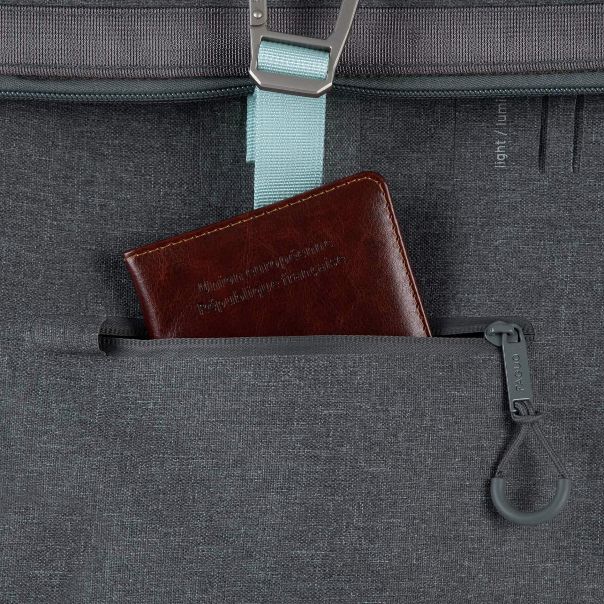 Sac à dos gris foncé vegan polyester recyclé - modèle cycling w medium