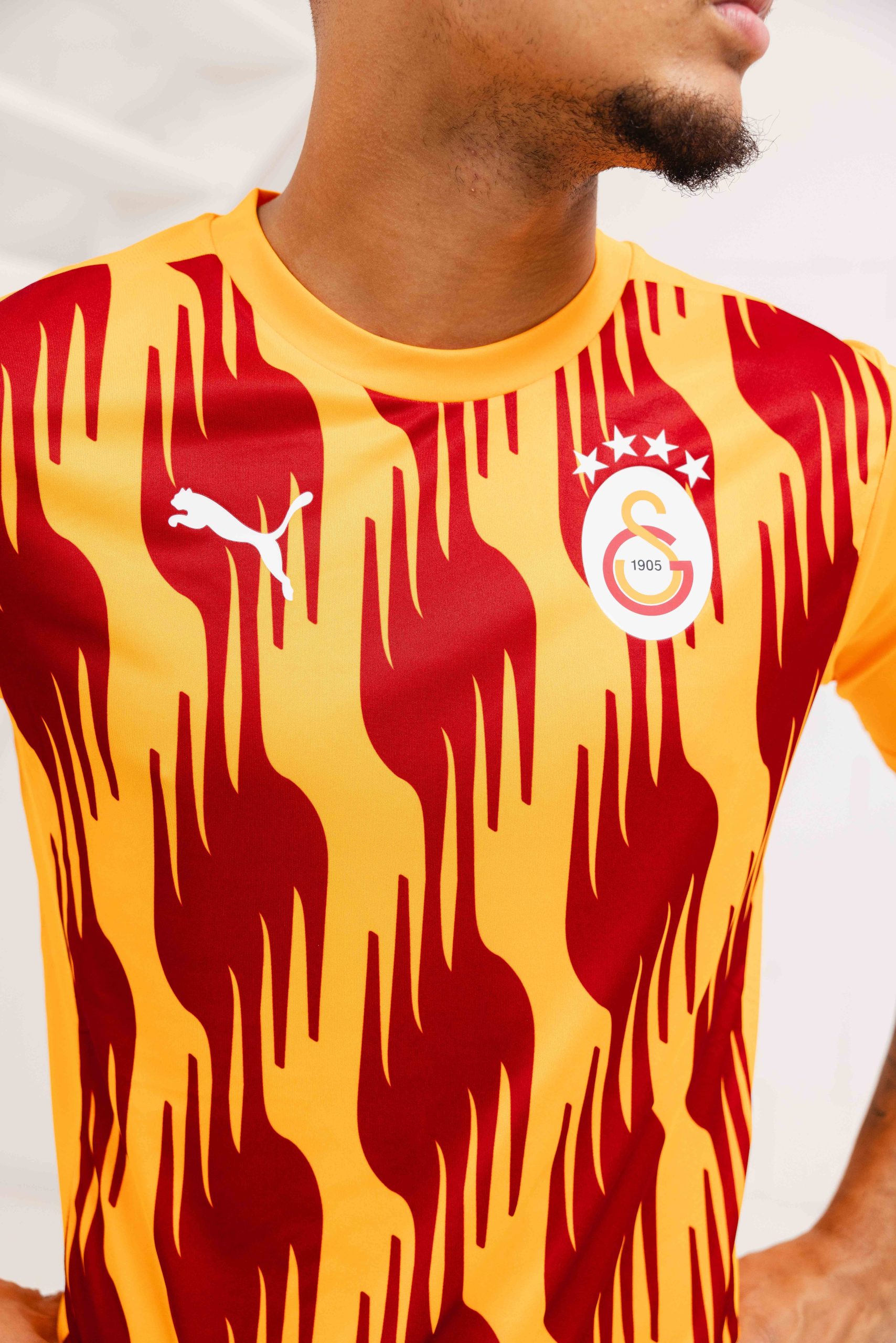 Galatasaray Pre-Match Shirt Senior 2024/2025