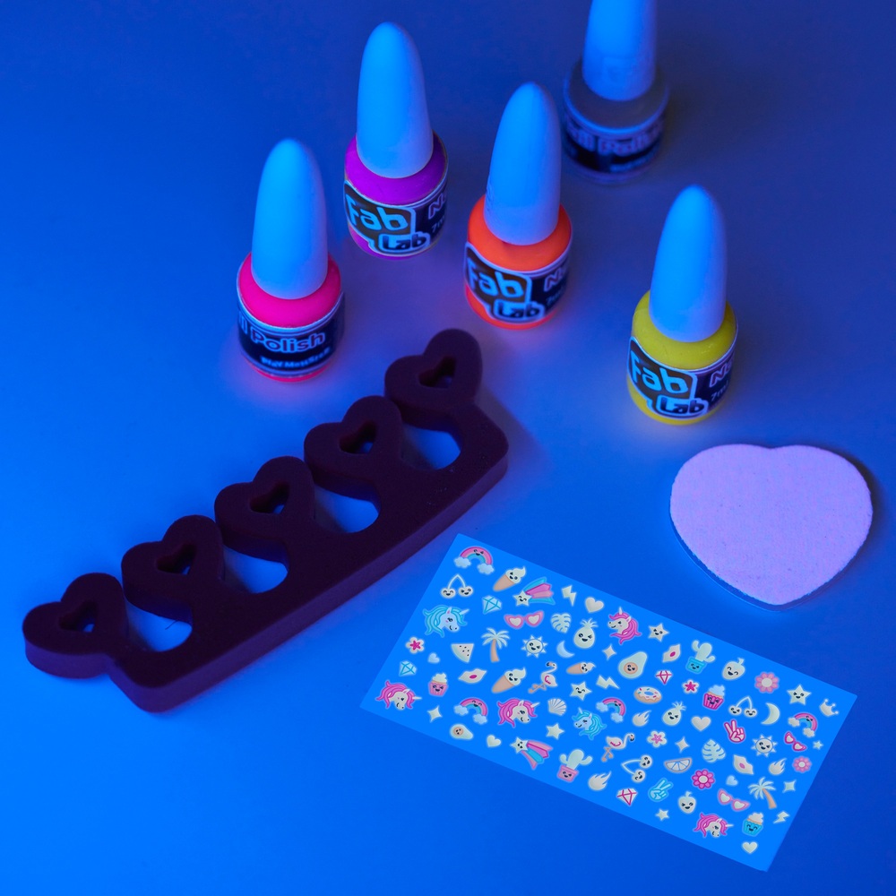 FabLab Glow in the Dark Nail Art