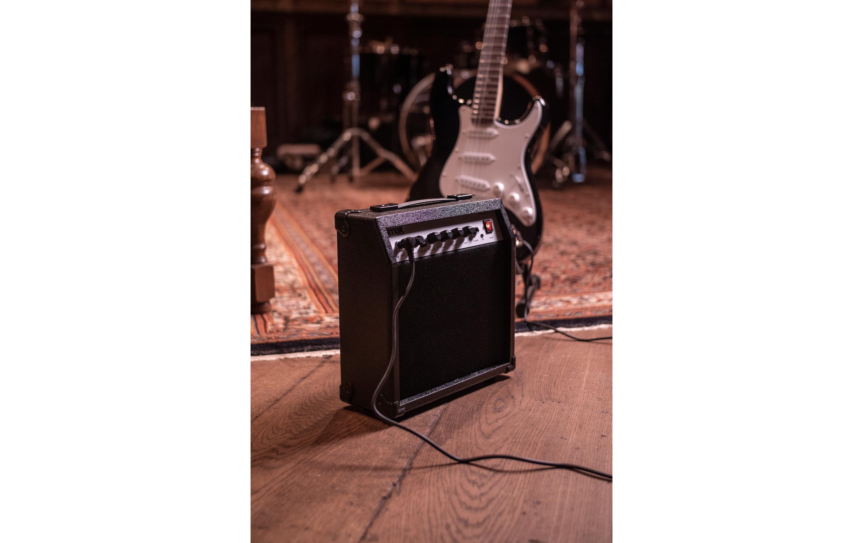 E-Gitarre GigKit Schwarz<br>E-Gitarre mit Zubehör