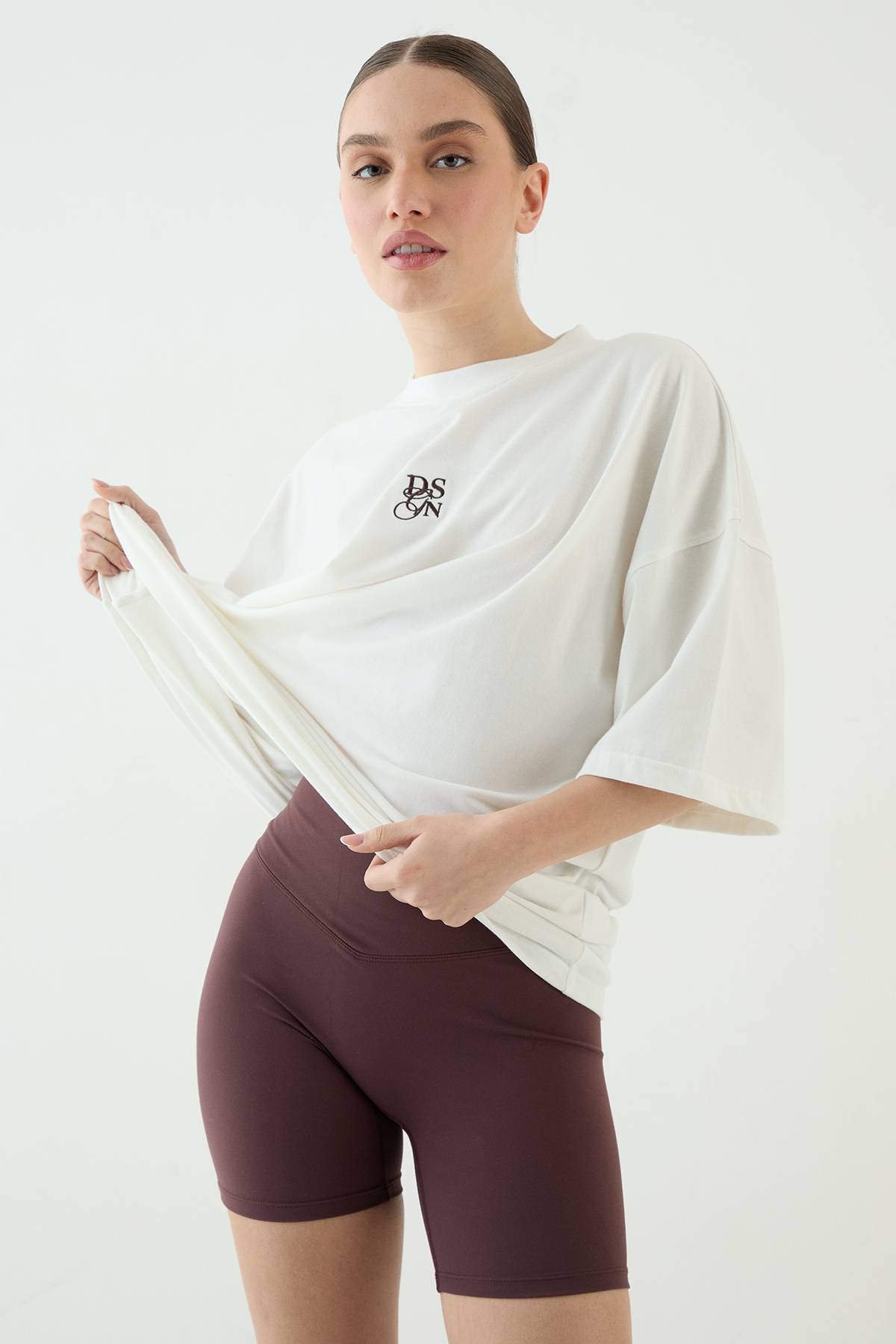 T-shirt Dsgn Studio Col Rond Manches Courtes