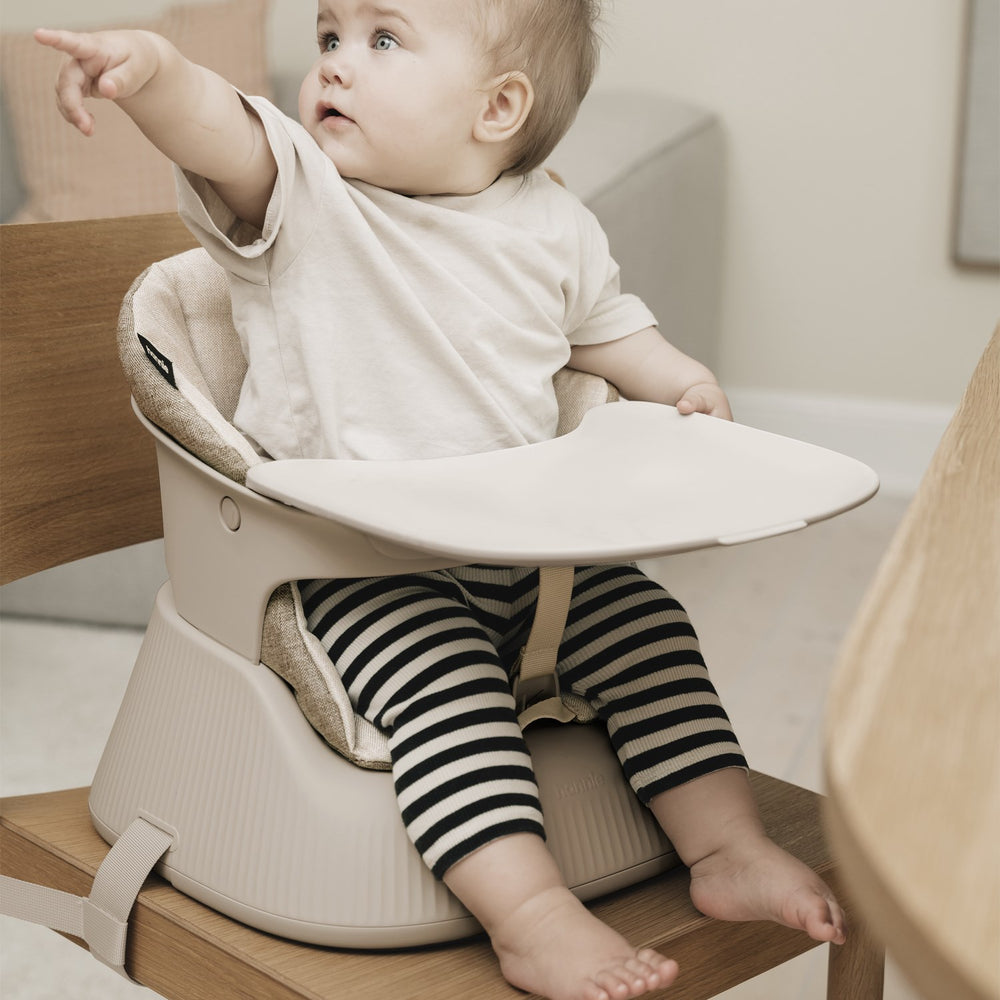 Køb Hannie White Sand The Portable High Chair