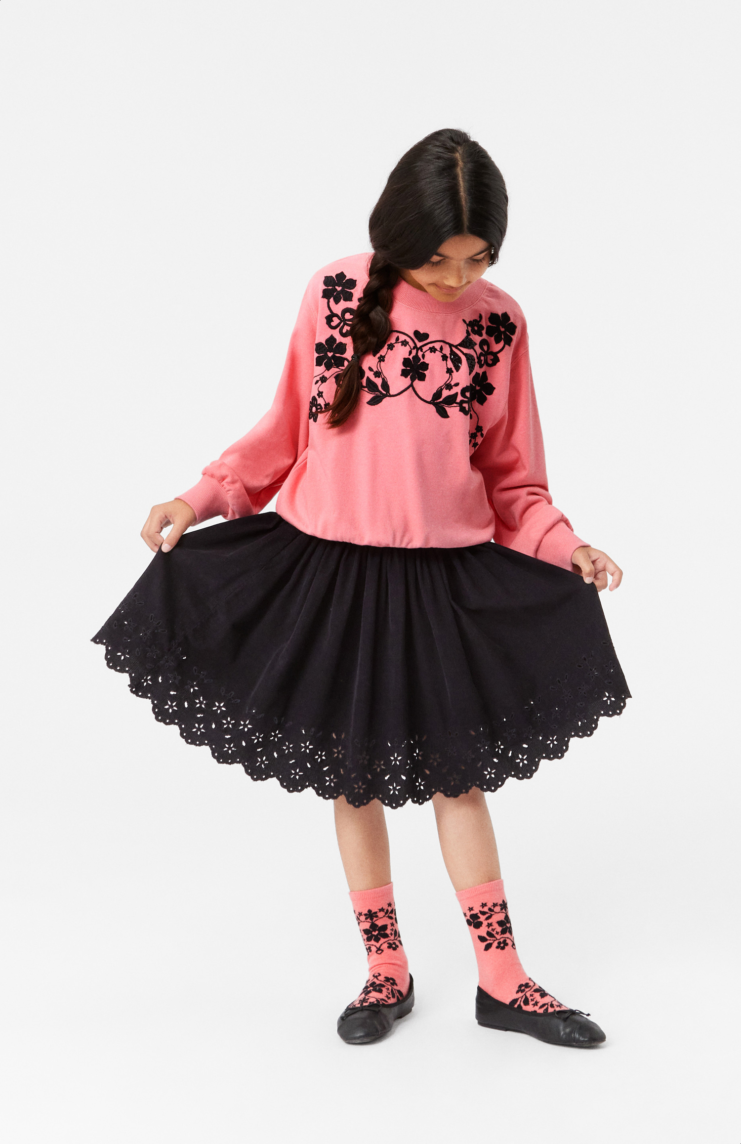 Bellis - Black
