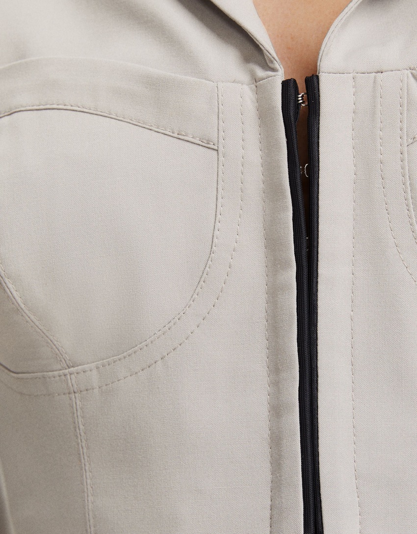 Blazer cropped com detalhes