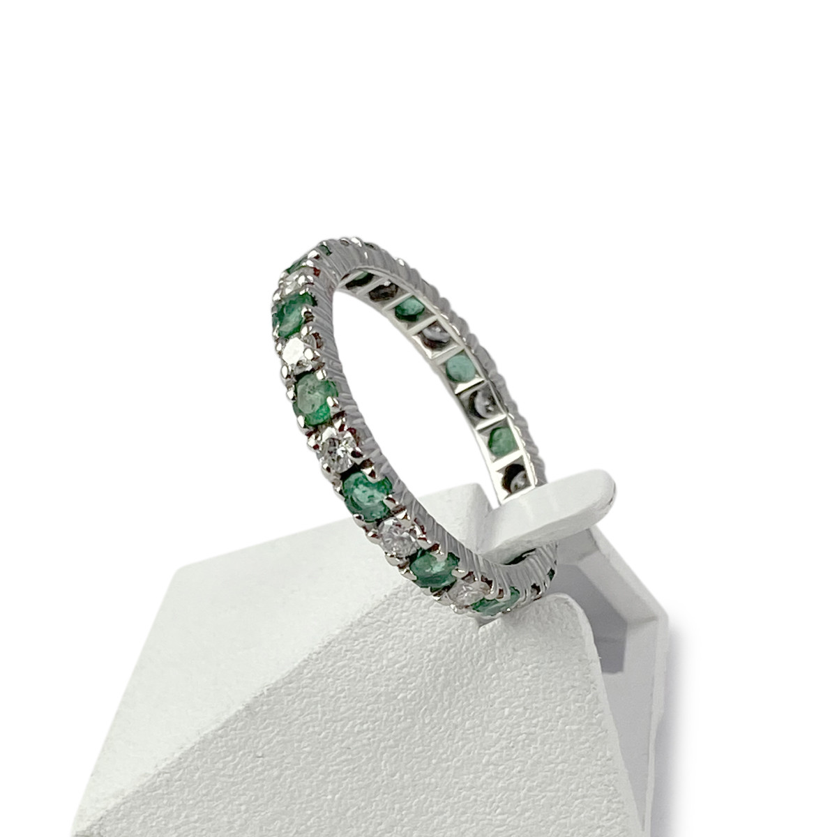 Bague d'occasion or 750 blanc diamants émeraudes