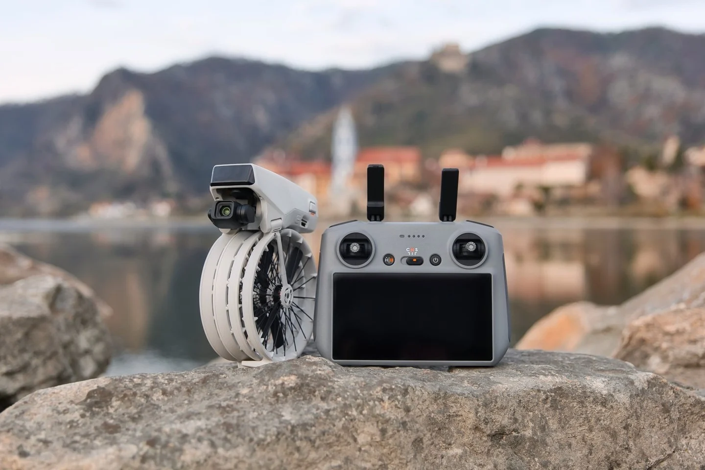 DJI - Flip (DJI RC 2)