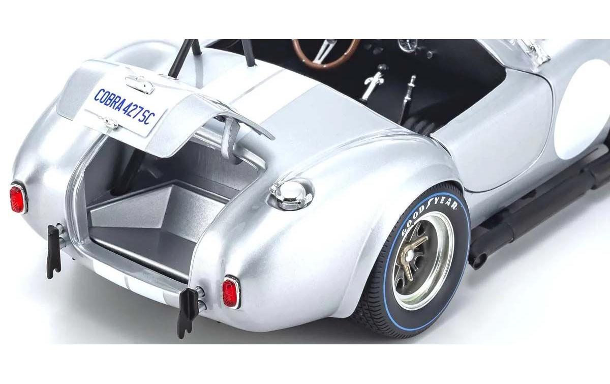 Shelby Cobra 427 S/C Spider, Silber 1:18<br>Detailgetreues Modellauto für Sammler im Massstab 1:18