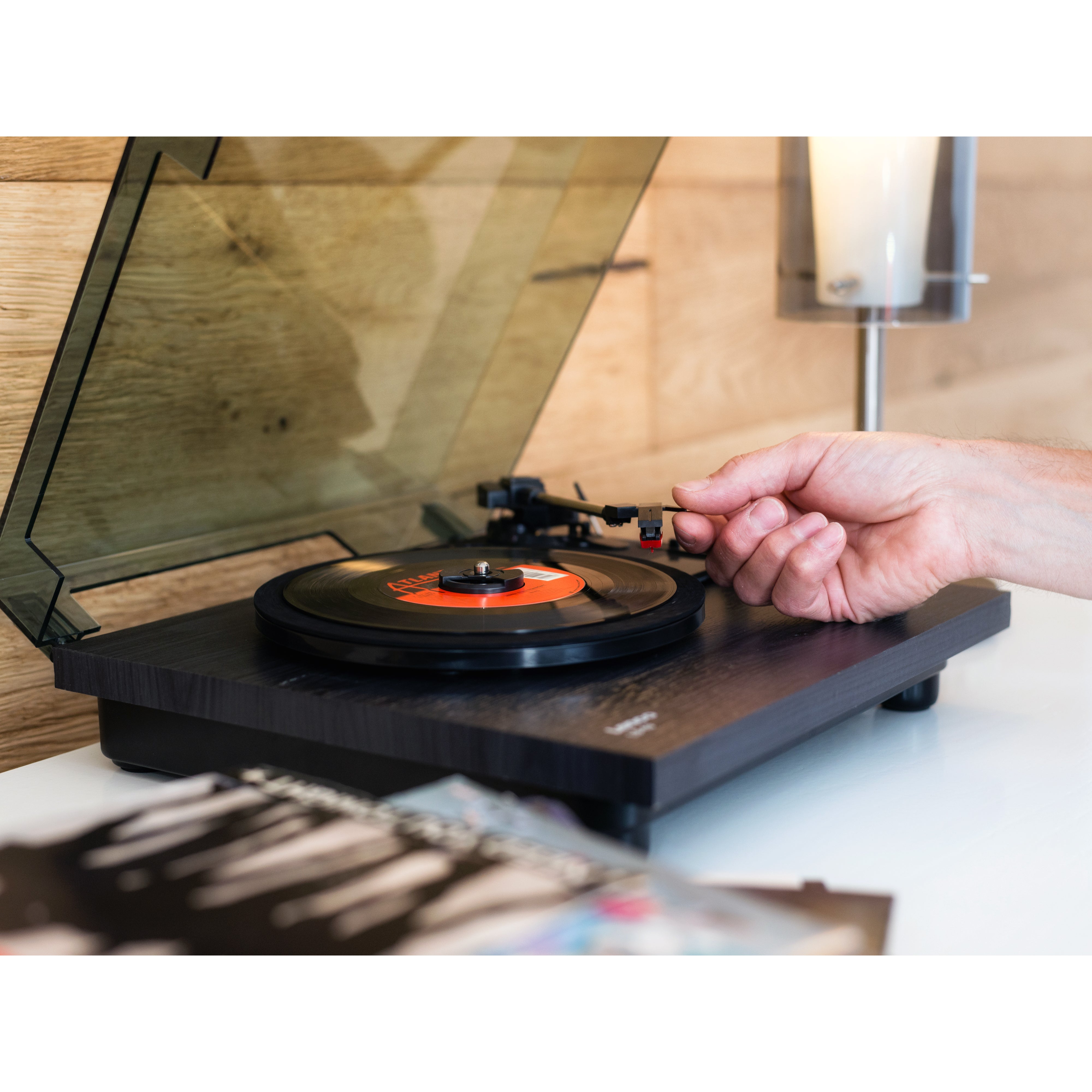 Lenco LS-10BK zwarte platenspeler met ingebouwde speakers