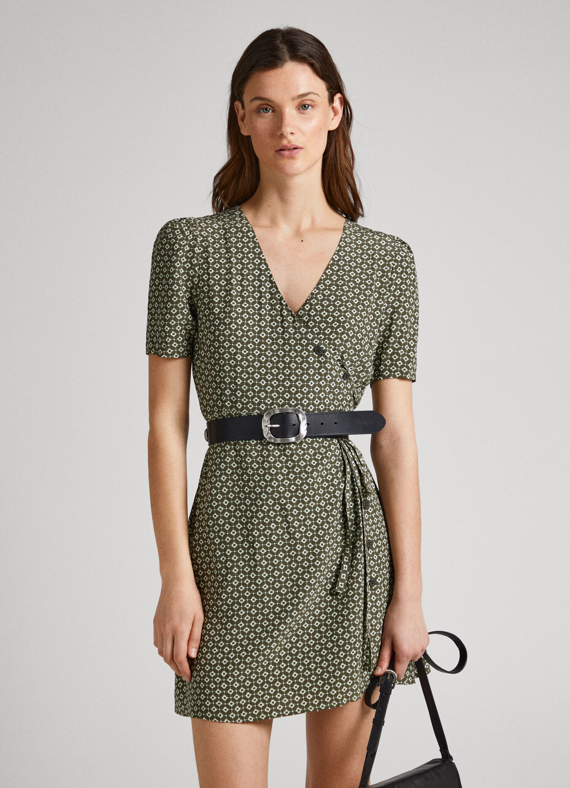 VESTIDO COM ESTAMPA GEOMÉTRICA - multicolorido