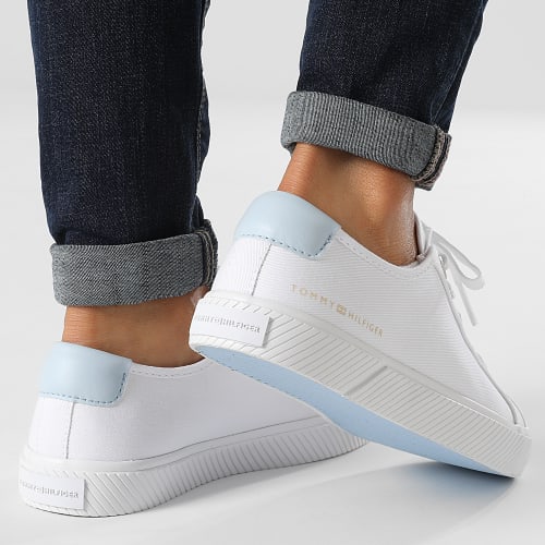 Baskets Femme Essential Canvas 7374 White