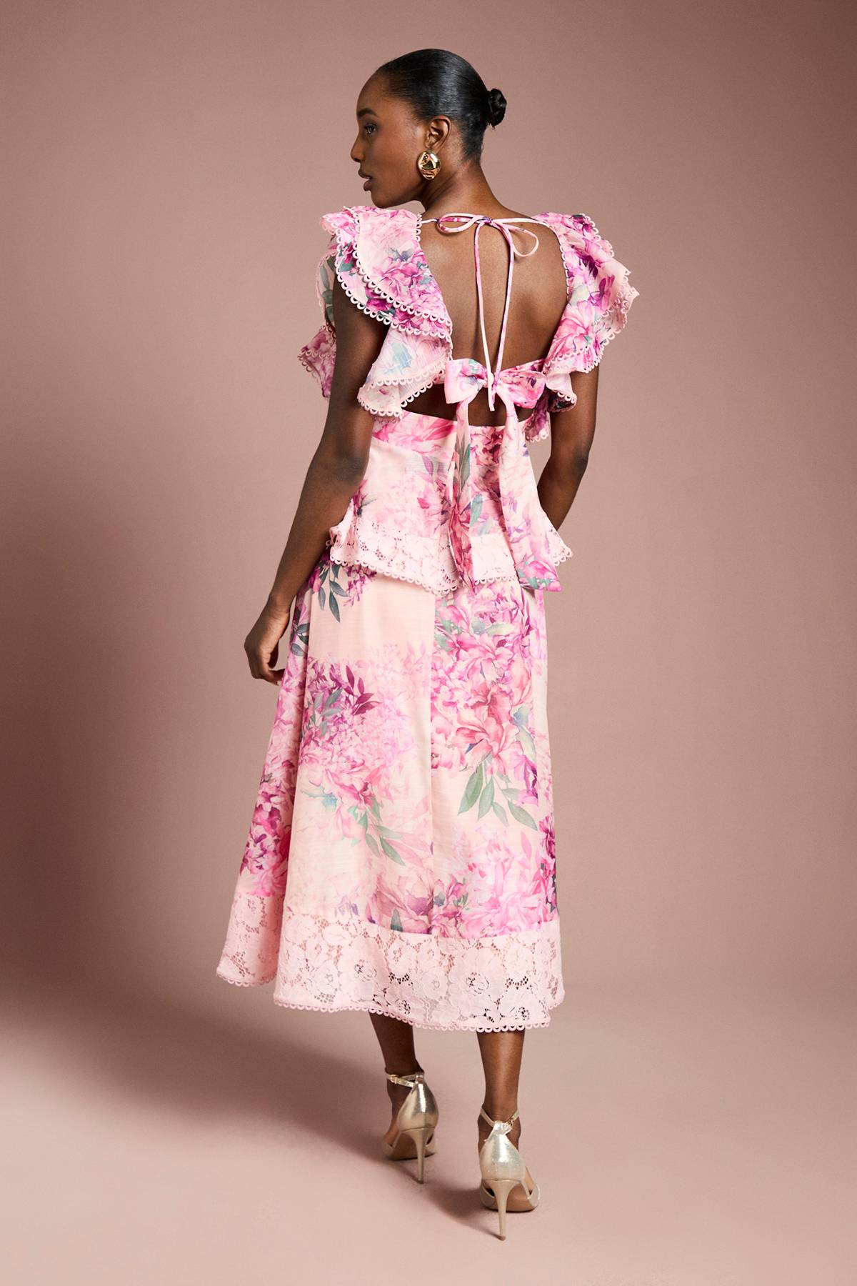Coast Robe Mi-Longue à Volants Imprimés avec Finitions en Dentelle