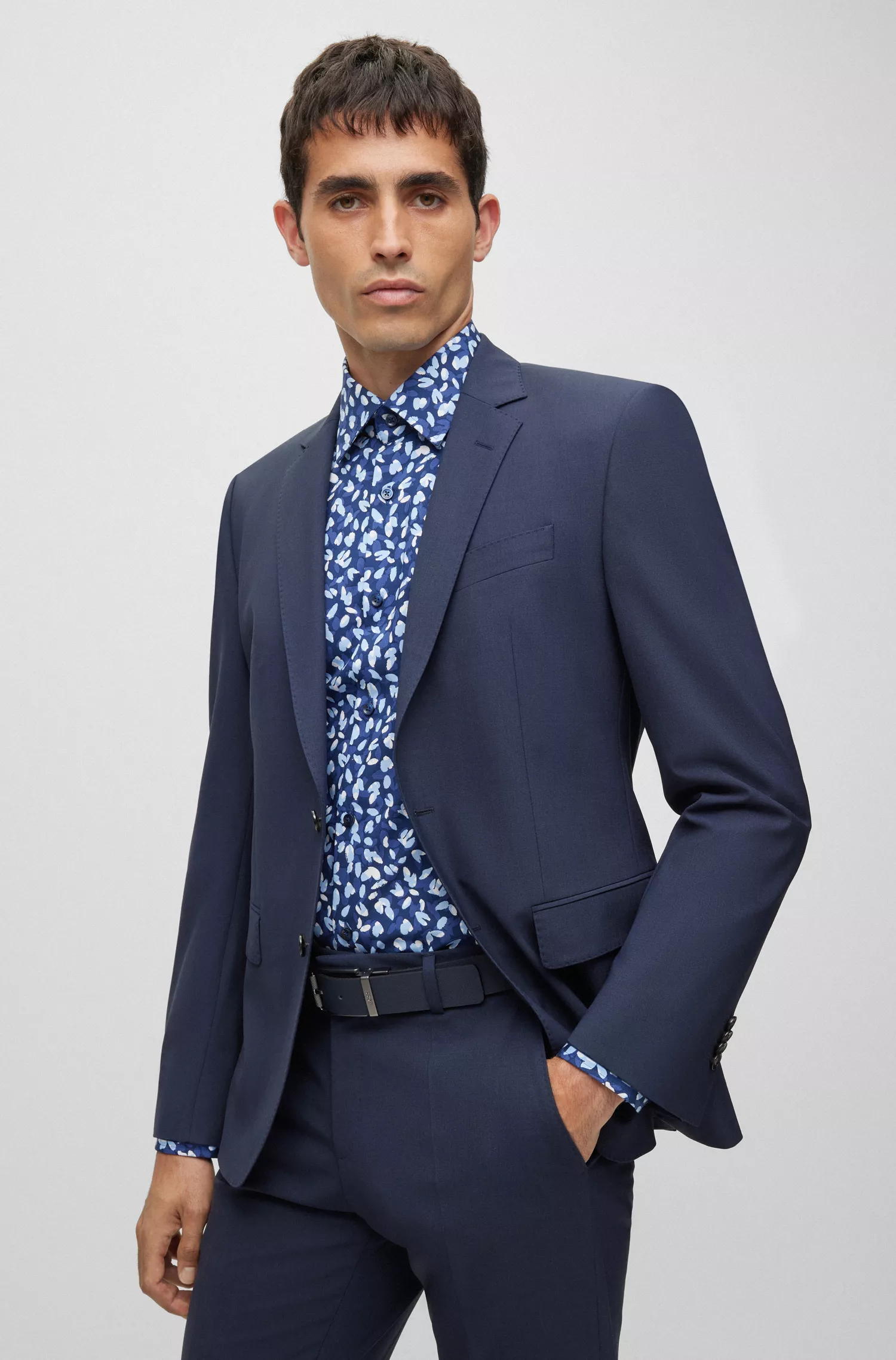 Camisa BOSS preta de corte slim em algodão elástico estampado.