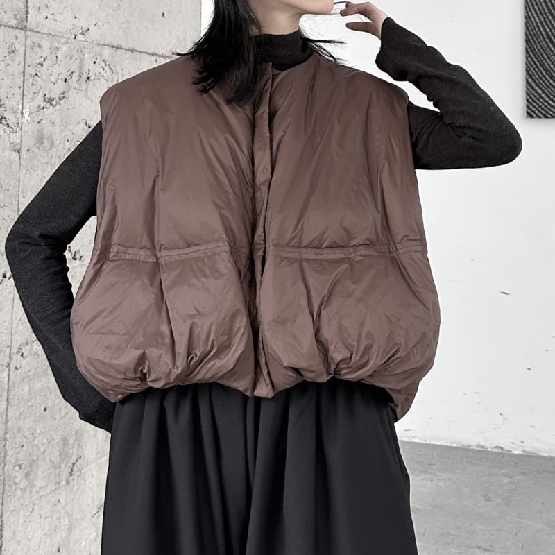SIMPLE BLACK - Effen gewatteerd vest met ronde hals en rits