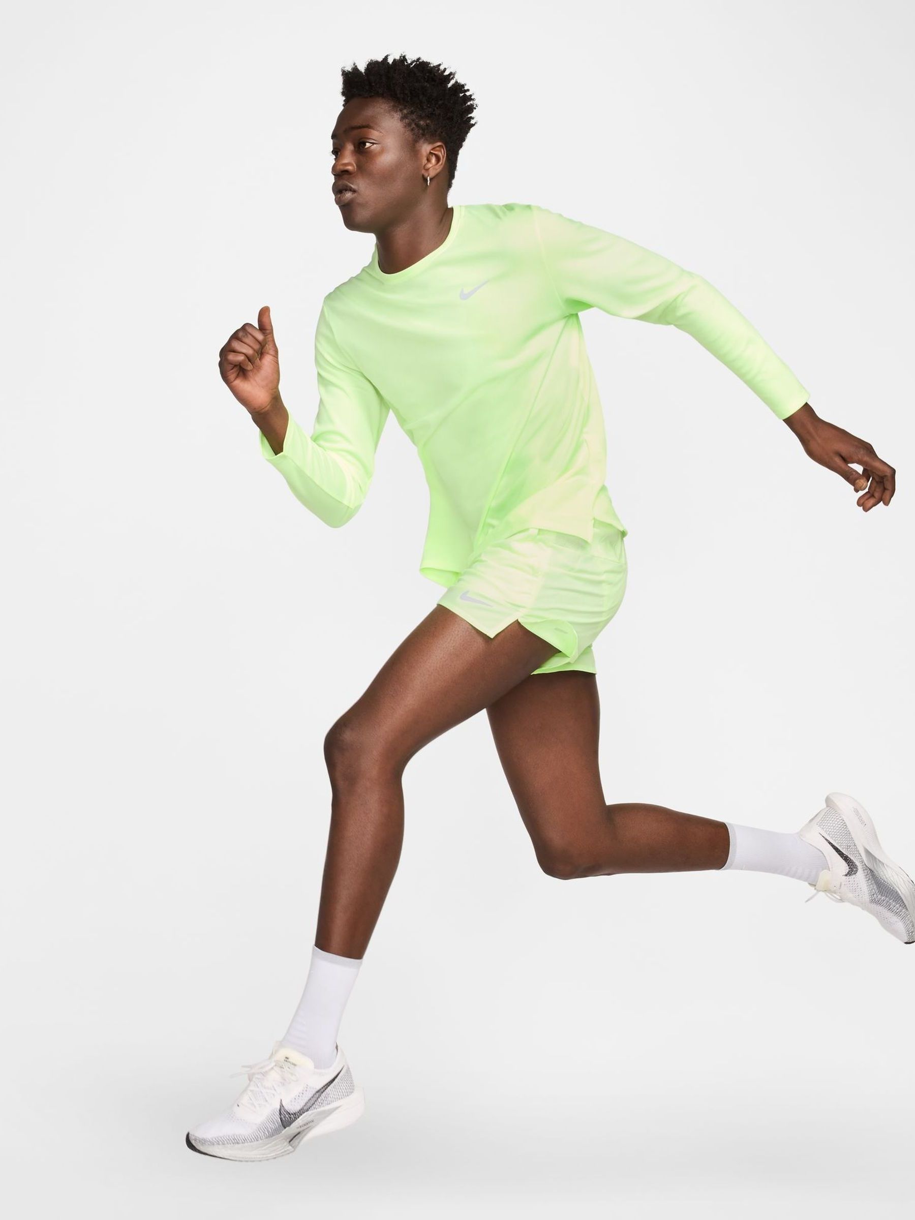 Limoengroen - 5 inch - Nike Dri-FIT Stride hardloopshort
