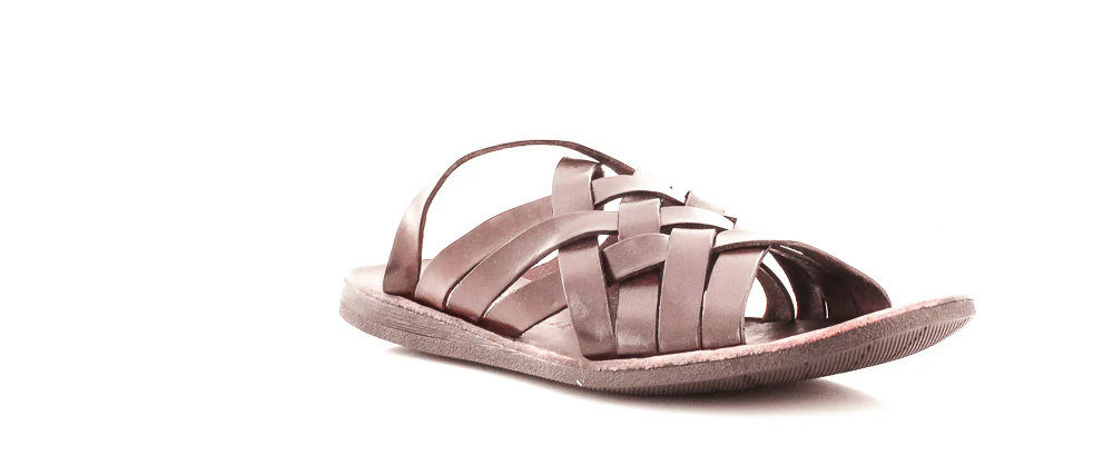 BRADOR - SAND LEON