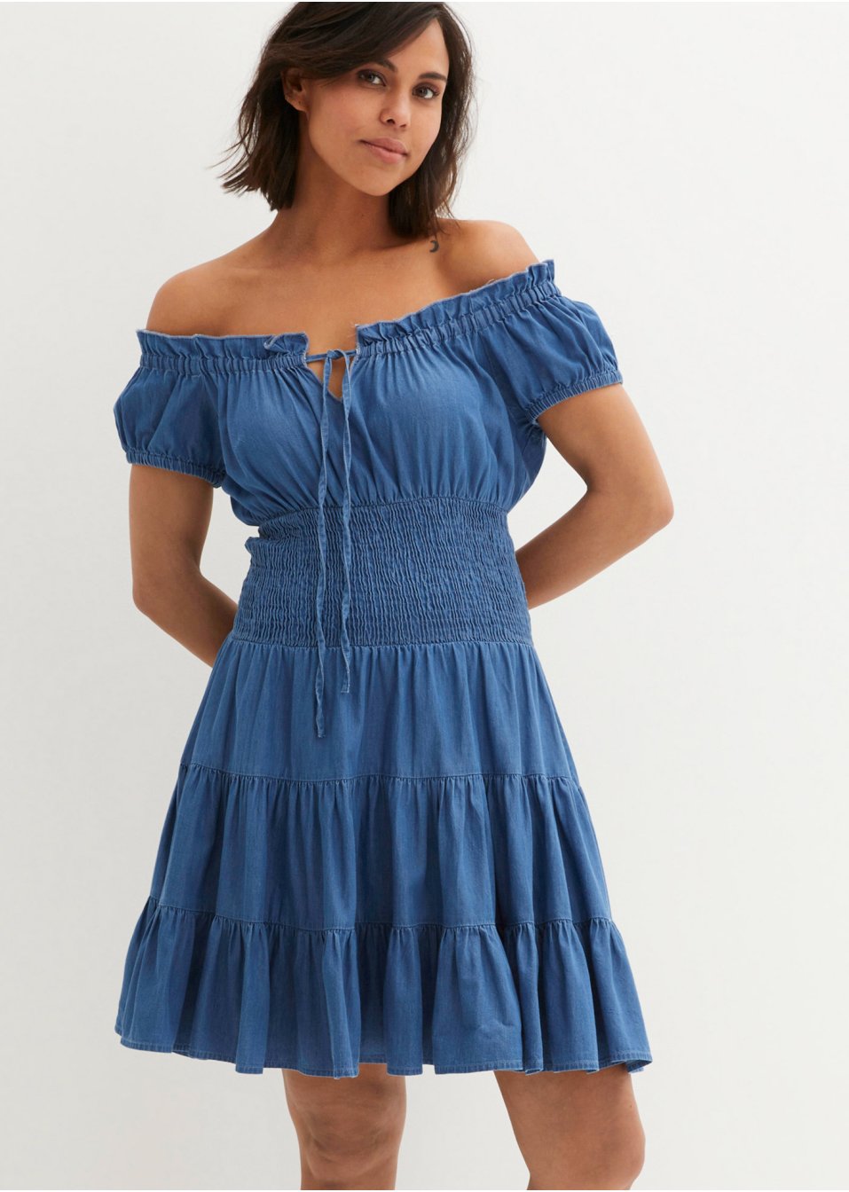 Robe courte estivale en jean col Carmen
