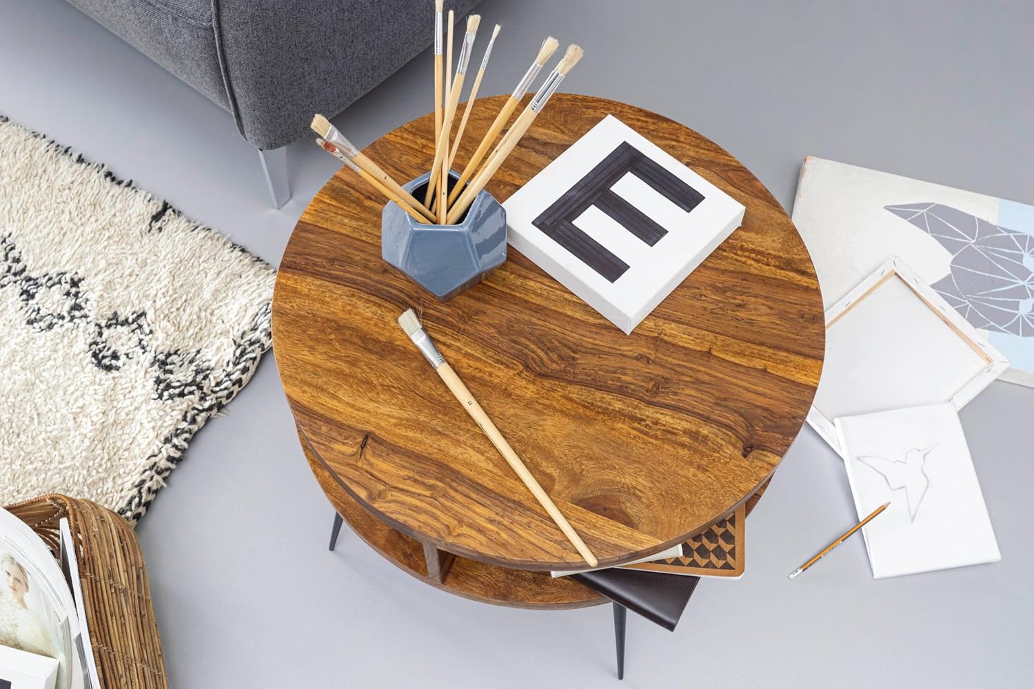 FineBuy Couchtisch Sheesham Massivholz rund Ø 60 cm – Wohnzimmertisch mit offener Ablage & schwarzen Metallbeinen, Design Tisch handgefertigt im modernen Retro Stil Braun