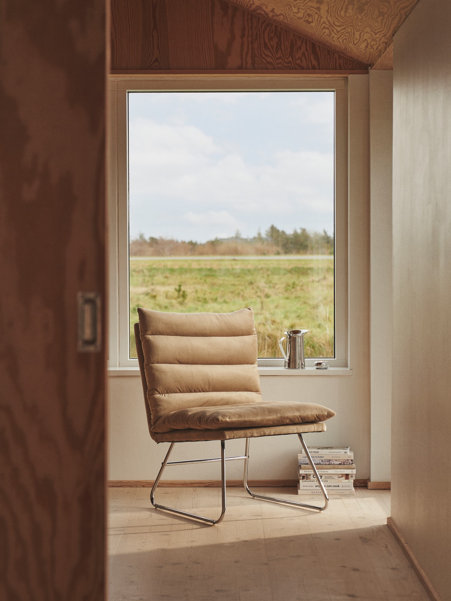 Loungestol | 55 x 61,4 x 53,9 cm. Aftagelige puder. | Sand