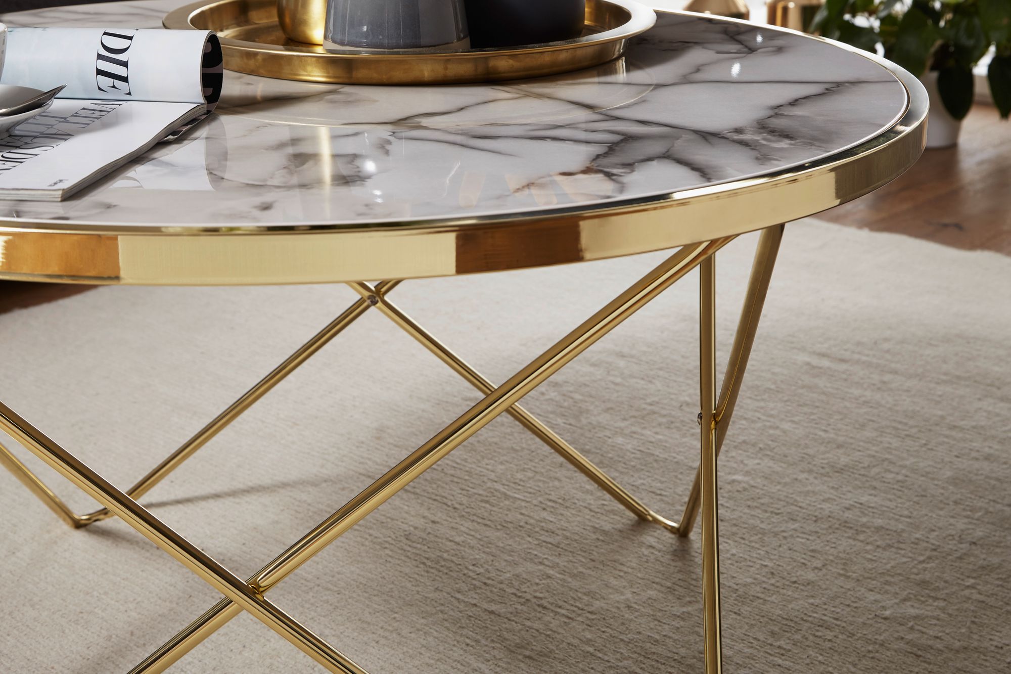KADIMA DESIGN Marmor-Optik Couchtisch, filigranes Metallgestell in Gold, großer Wohnzimmertisch, pflegeleicht.
