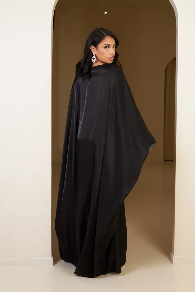 Robe manches chauves-souris pailletée noire