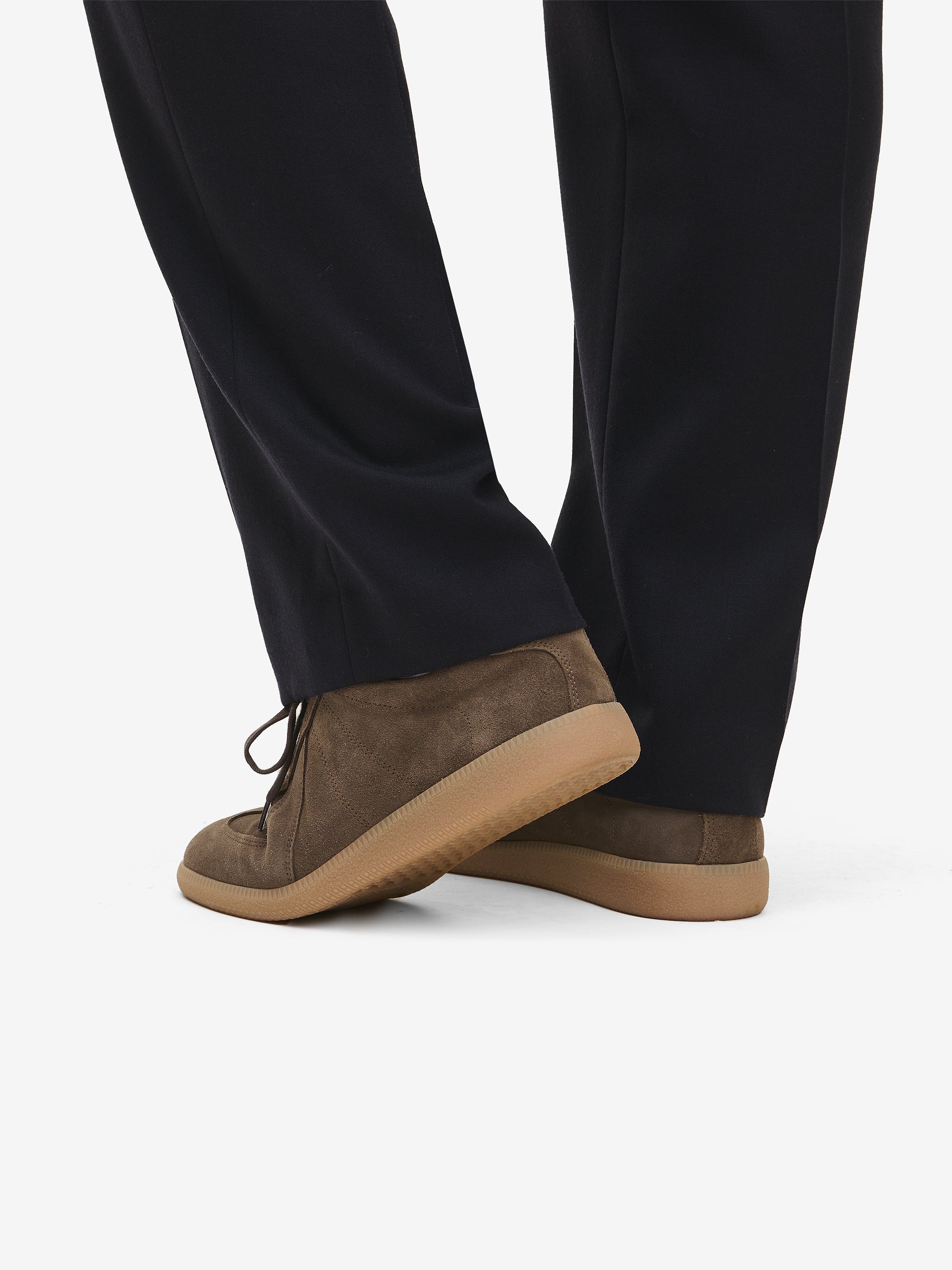 Carson Suede FW01002-BRW
