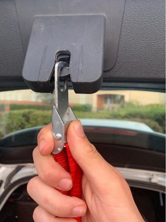 Sangle de sécurité pour coffre de voiture