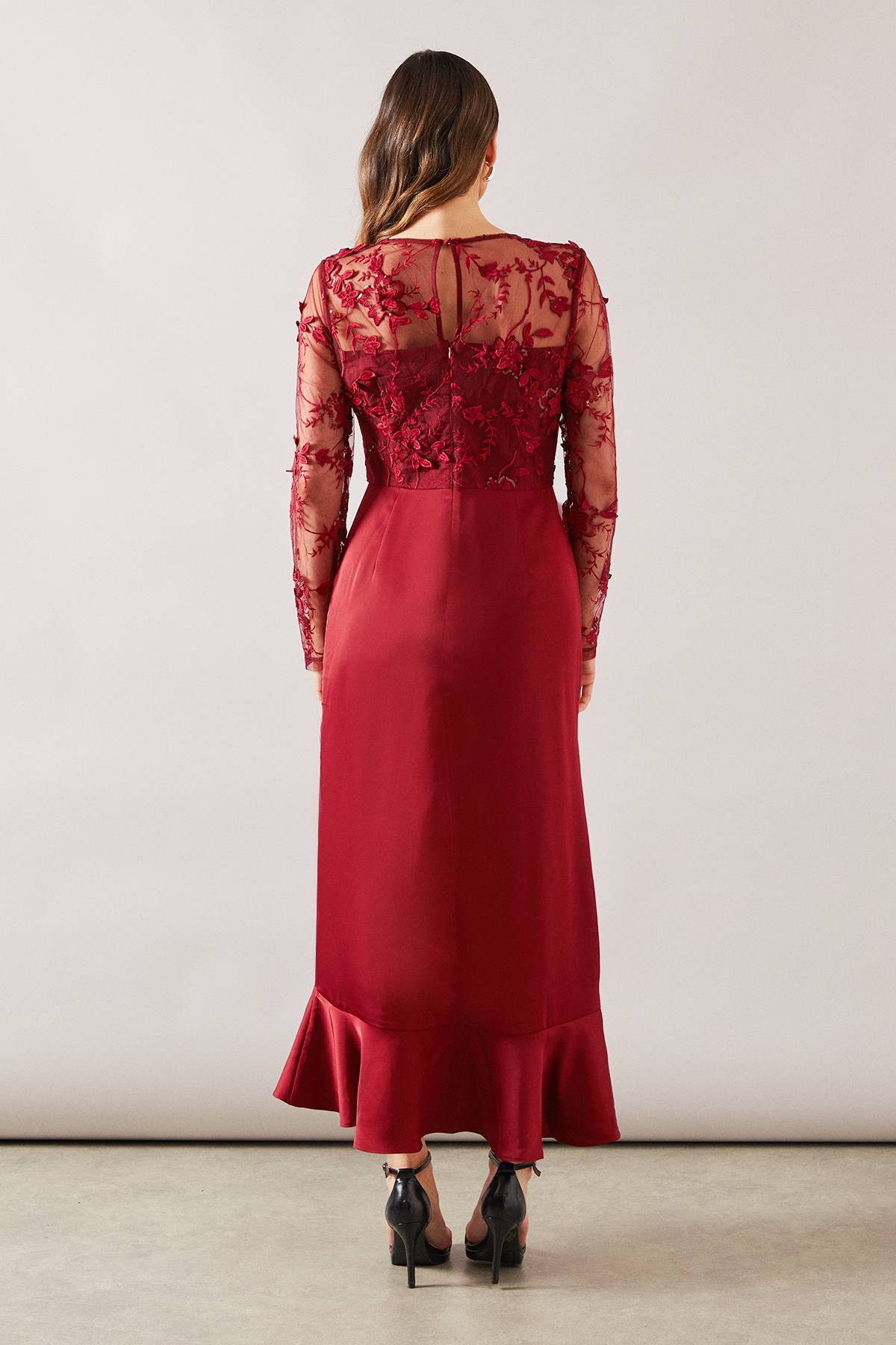 Wallis Robe Maxi de Cérémonie en Satin et Superposition de Tulle à Volants