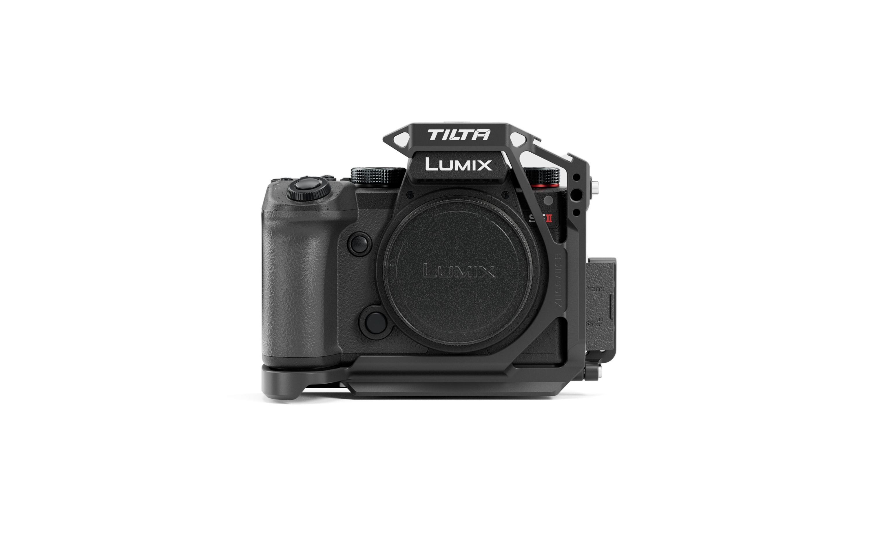 Half Camera Cage für Panasonic S5 II/IIX - SchwarzBietet teilweisen Schutz für das Kameragehäuse und verfügt über Befestigungsmöglichkeiten für Zubehör