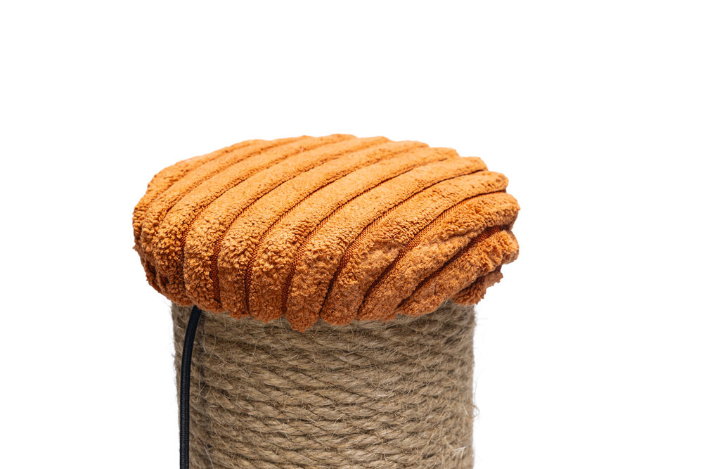 Designed by Lotte Ribbed - Krabpaal - Terracotta - 51x35x35 cm