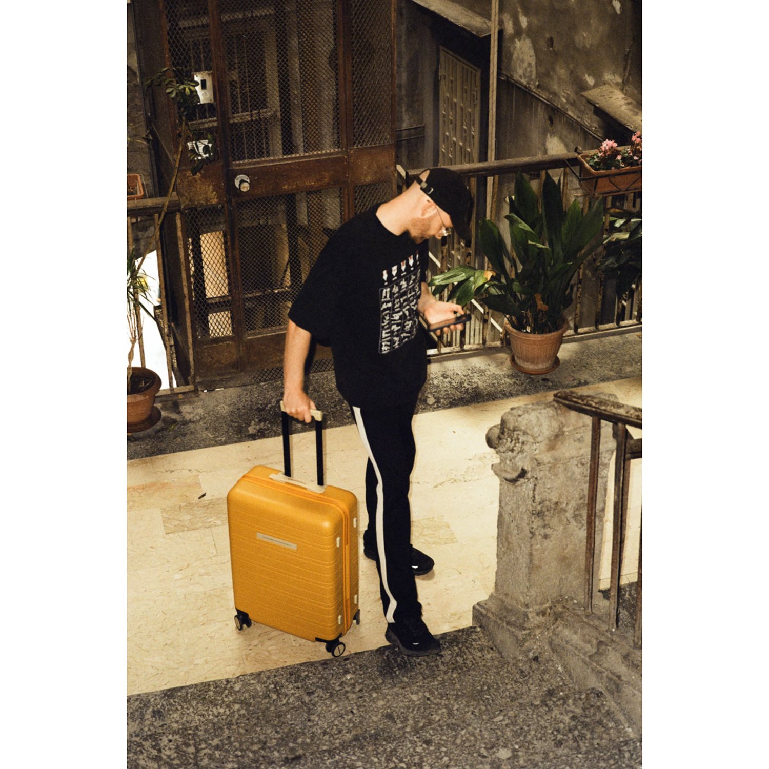Horizn Studios H5 RE Series Cabin Luggage all black