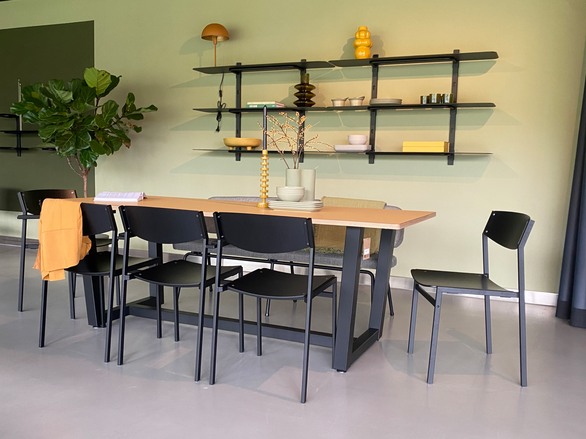 Dining 50 ZA Hout - Frame RAL1013 Pearl White + Eiken Fineer Walnoot
