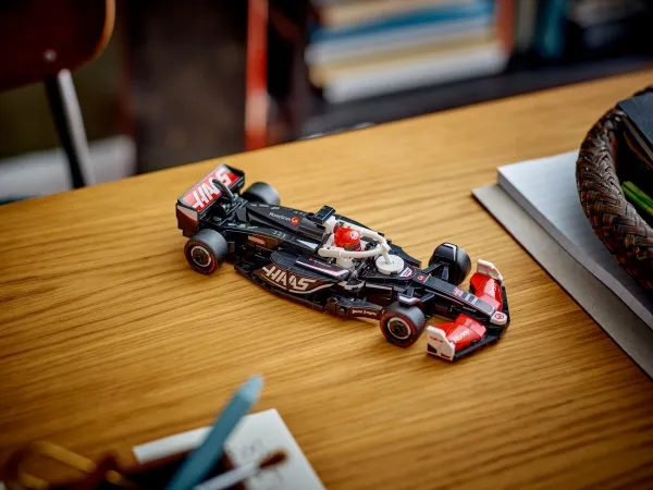 LEGO Speed Champions 77250 MoneyGram Haas F1 Team VF-24-racerbil