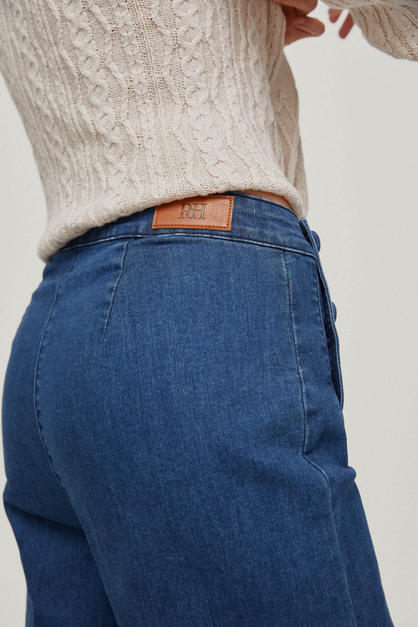 Calça jeans cropped de perna larga - Azul