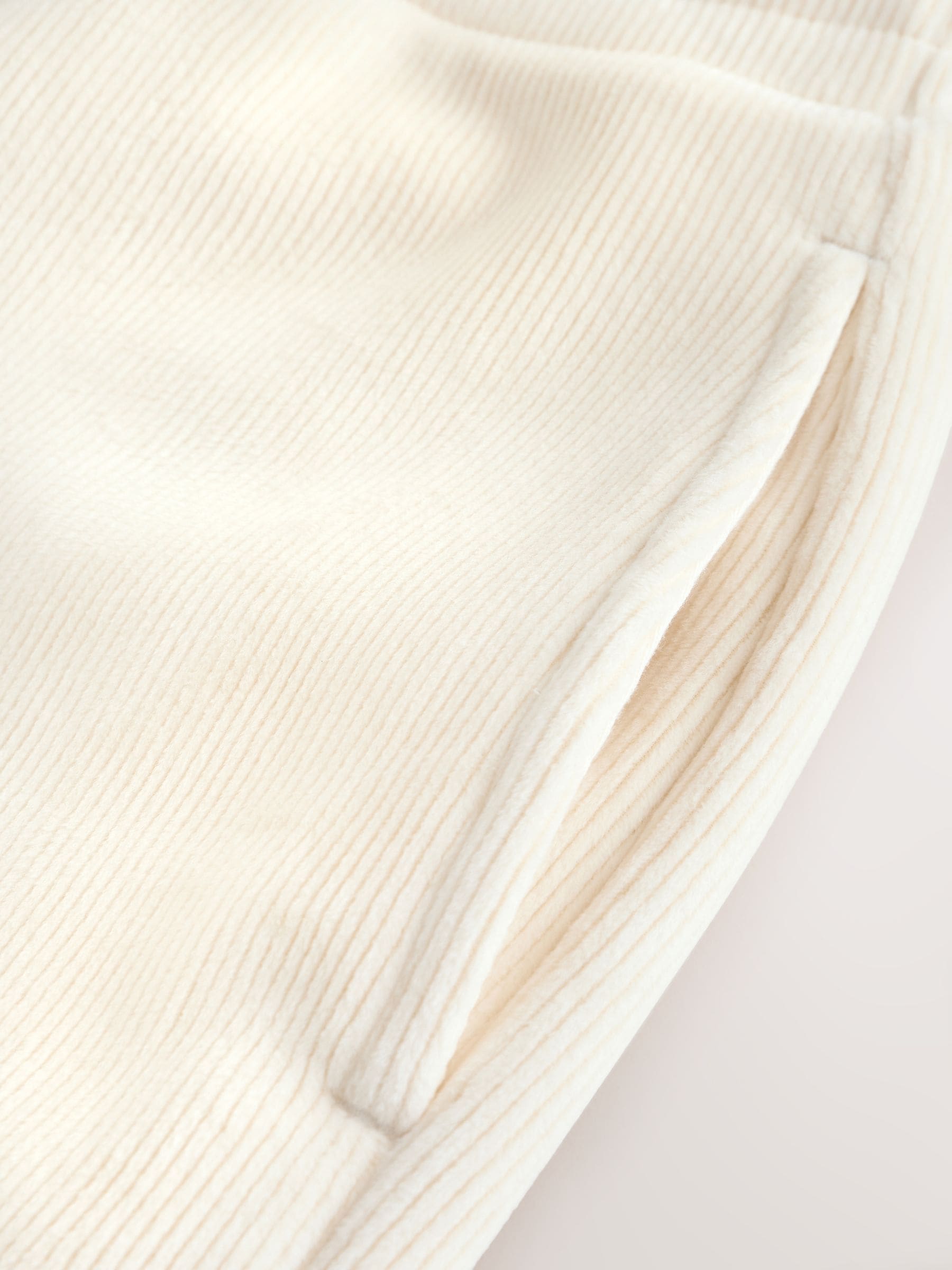 Crème - Comfortabele corduroy broek met wijde pijpen