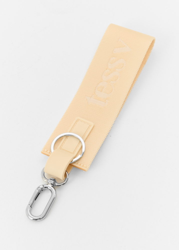 Tess V keychain vanilla