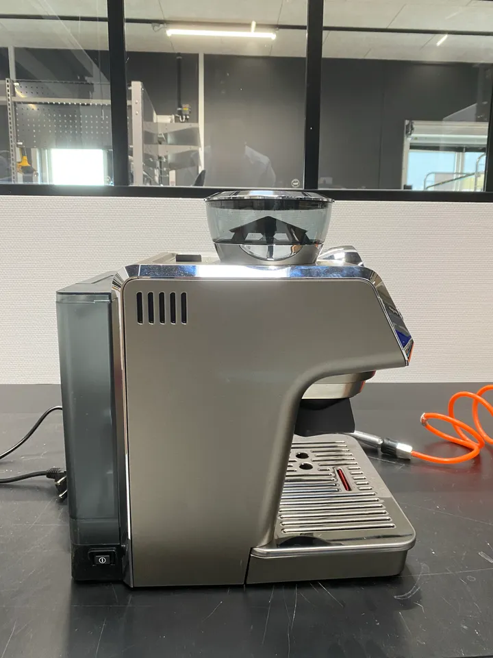 [OUTLET] - De’Longhi EC9255.T, Espressomaskine, 1,7 L, Kaffebønner, Indbygget kværn, Titanium