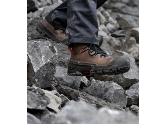 Chaussures de sécurité montantes CRONOS S3S SR FO HRO CI HI LG SC Brun