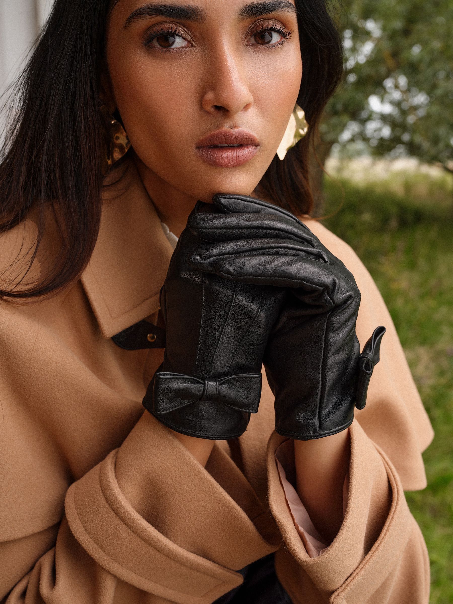 Zwart - Love & Roses Leather Look Bow Trim Gloves