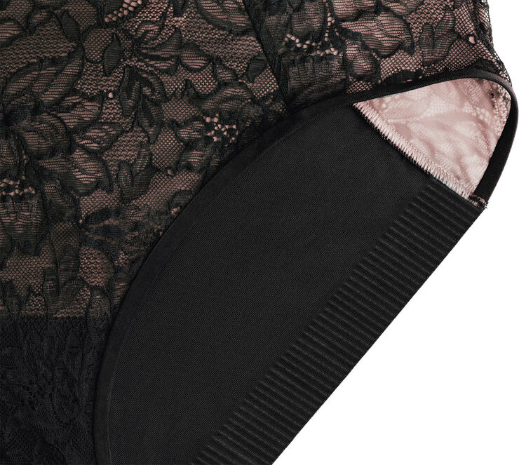 Triumph Amourette Charm Maxi01 Black