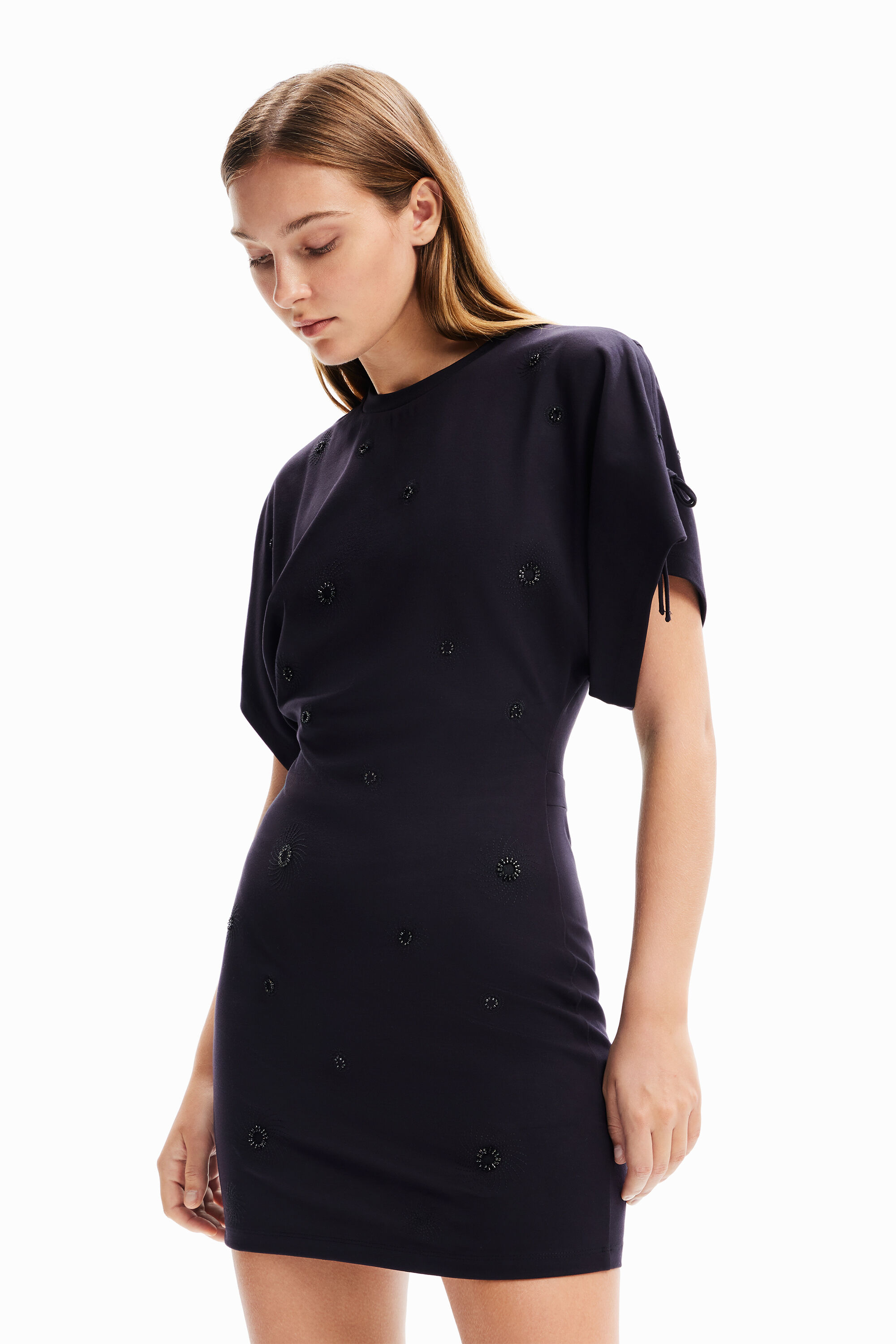 Vestido curto bordado