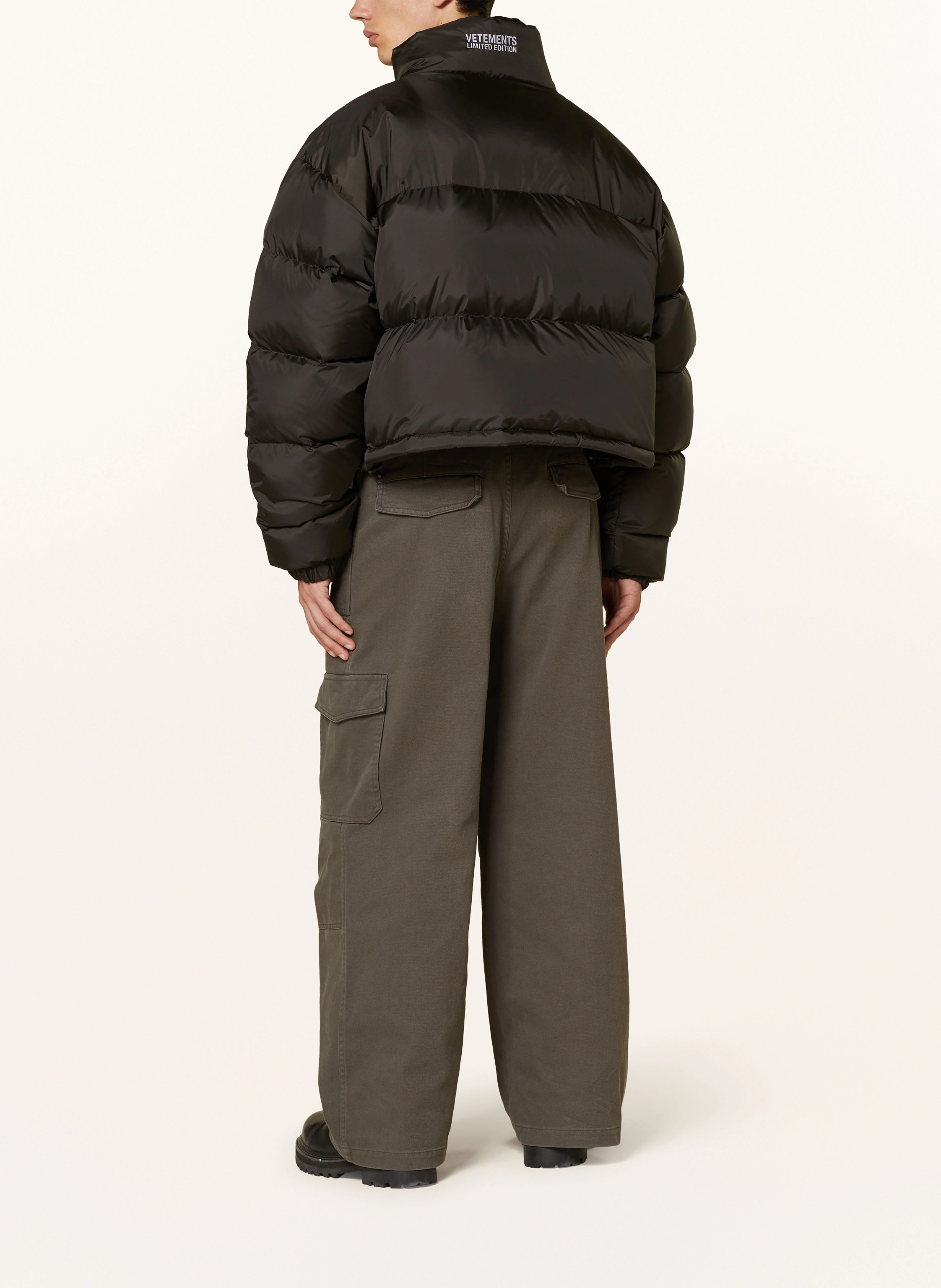 VETEMENTS Daunenjacke