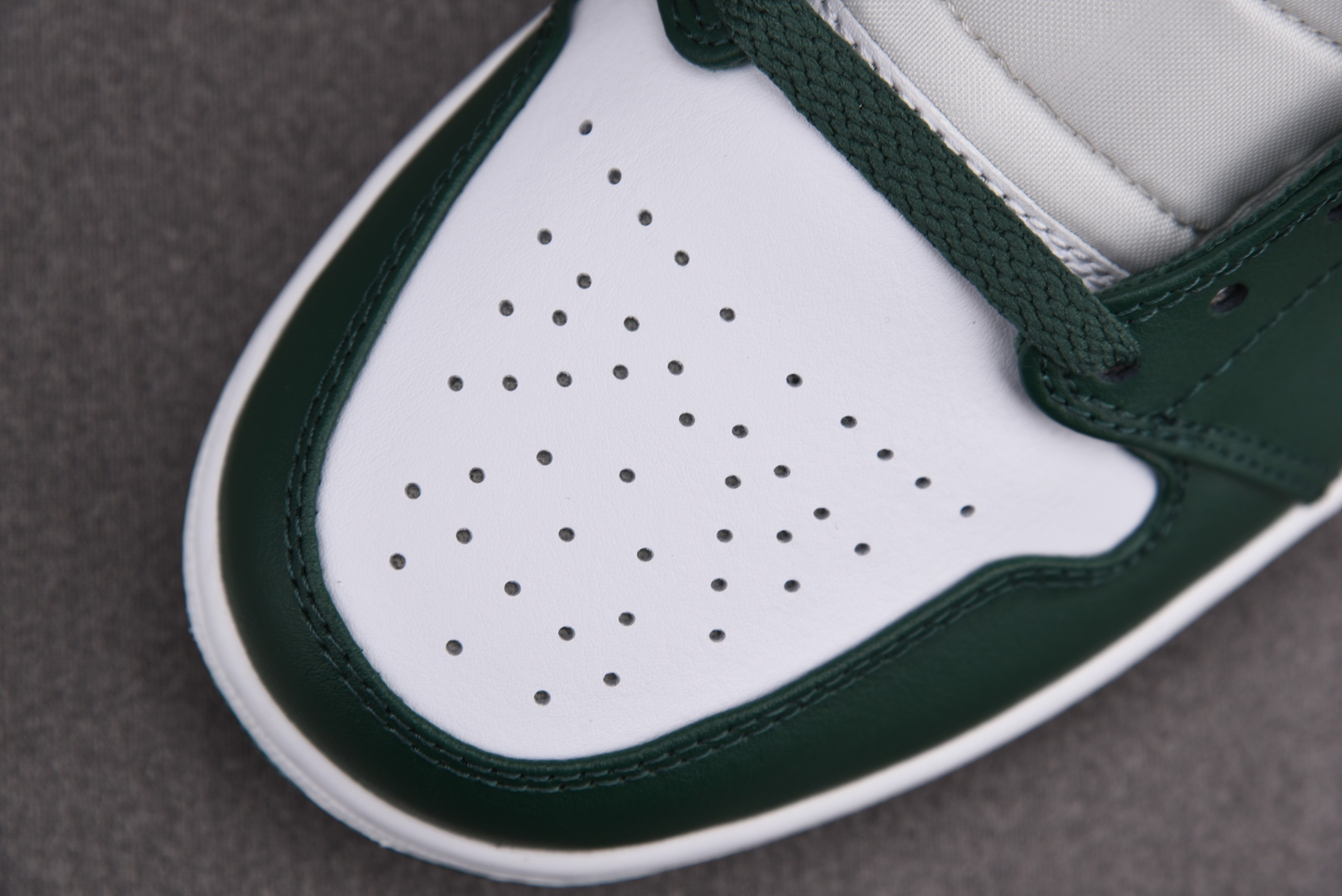 Jordan 1 Mid Sonics