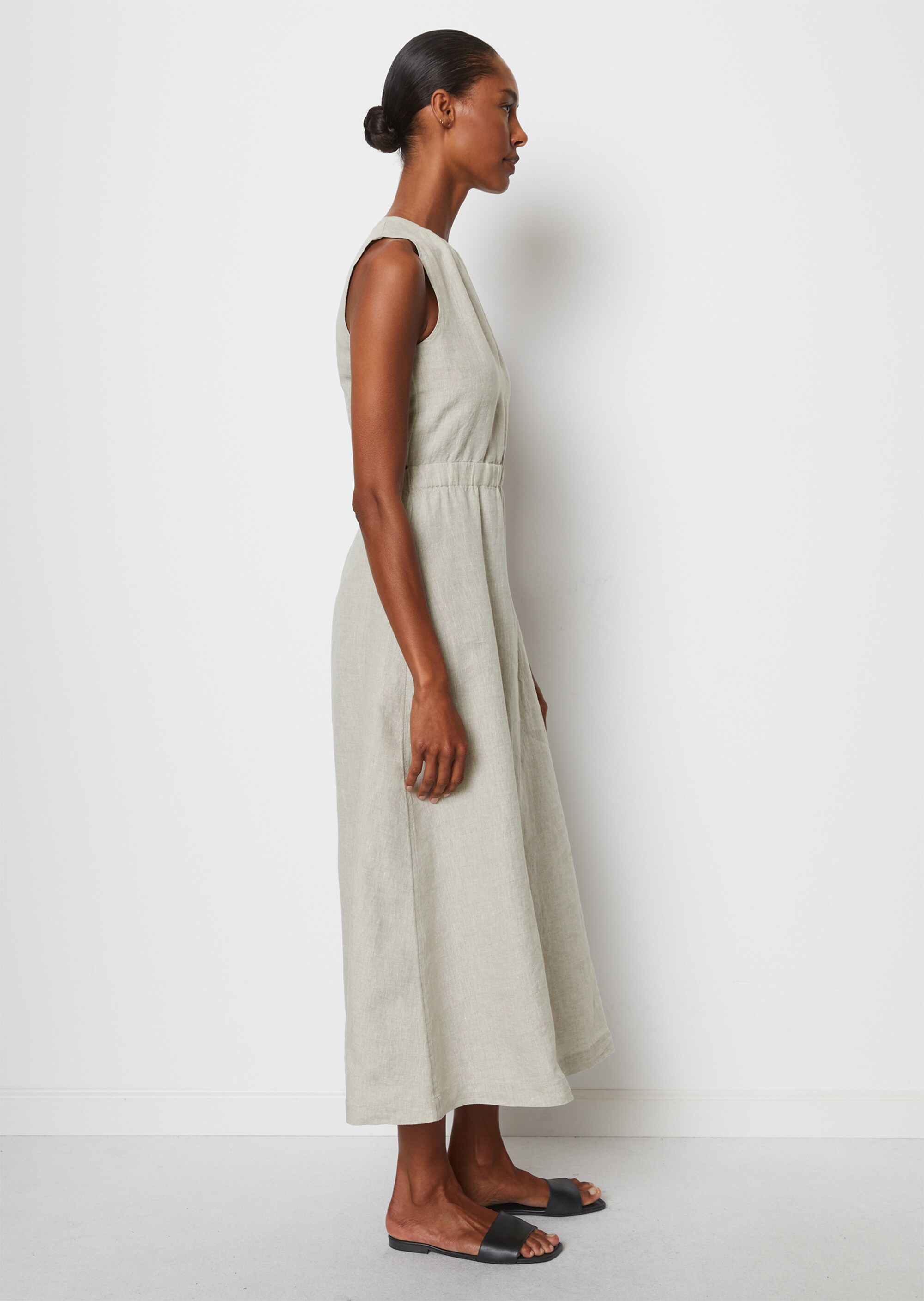 Cut-Out-Leinenkleid shapedaus sommerlich leichter Ware