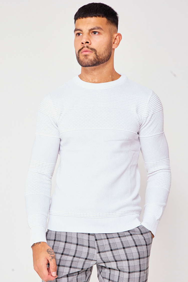 Pull blanc col rond en maille à relief