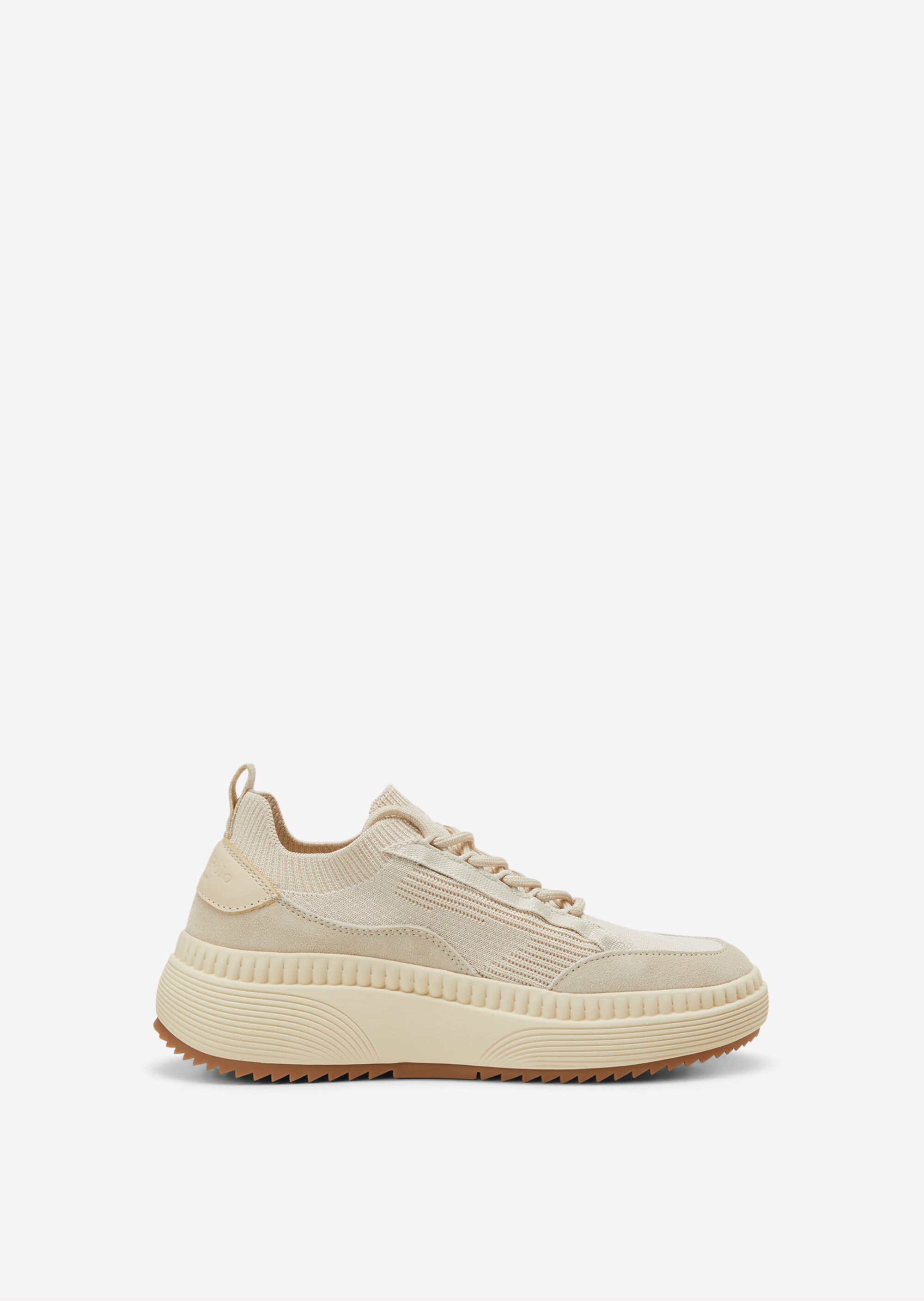 Sneaker mit atmungsaktiven Strickeinsätzen